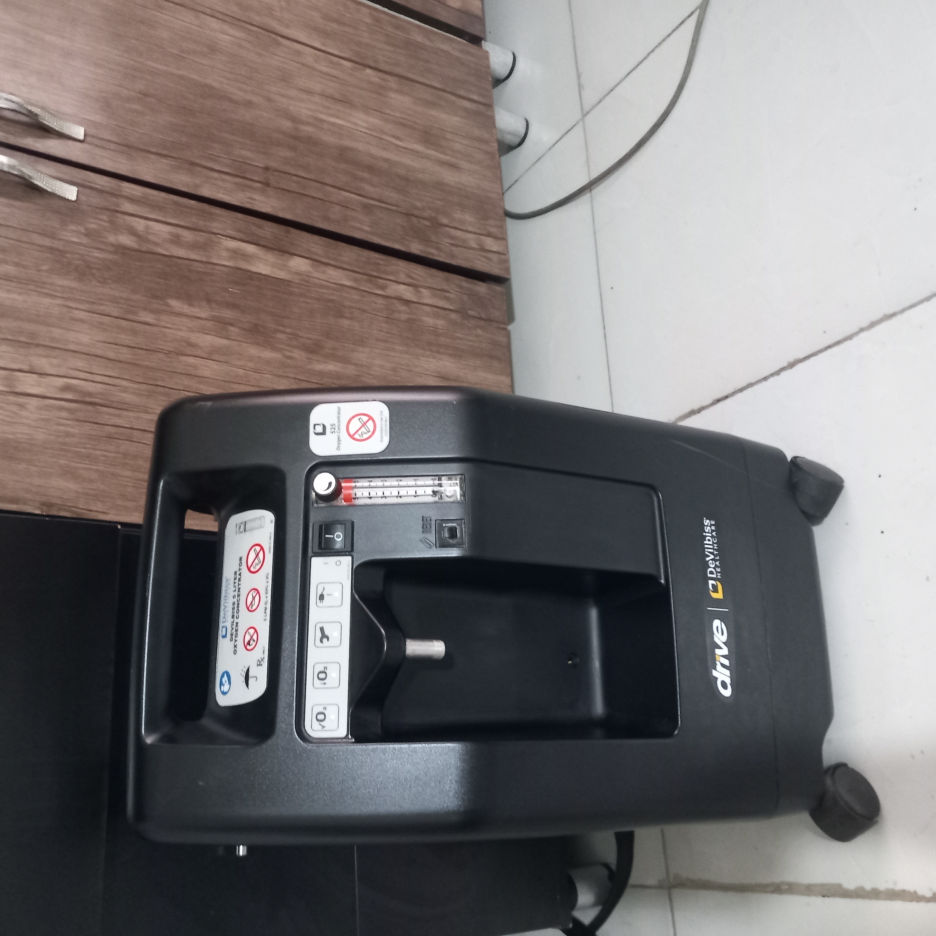 دستگاه اکسیژن‌ساز چیست و چه کاربردی دارد؟ راهنمای کامل خرید، عملکرد و نکات فنی